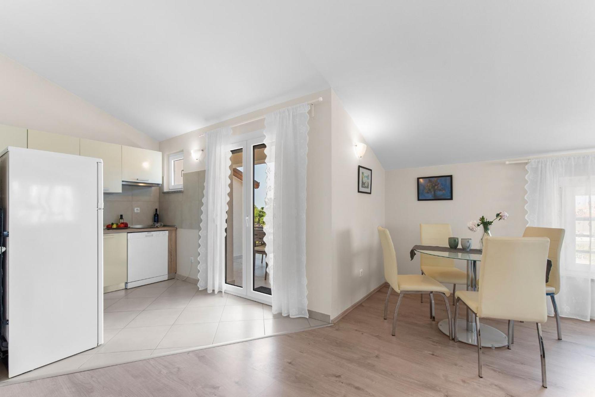 Villa Hope Apartments Porec Exterior photo