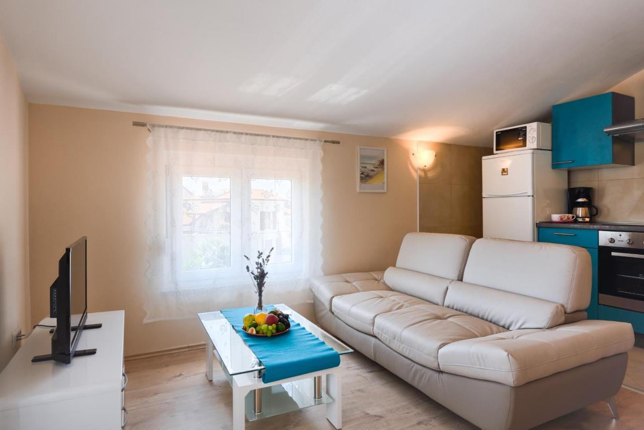 Villa Hope Apartments Porec Exterior photo